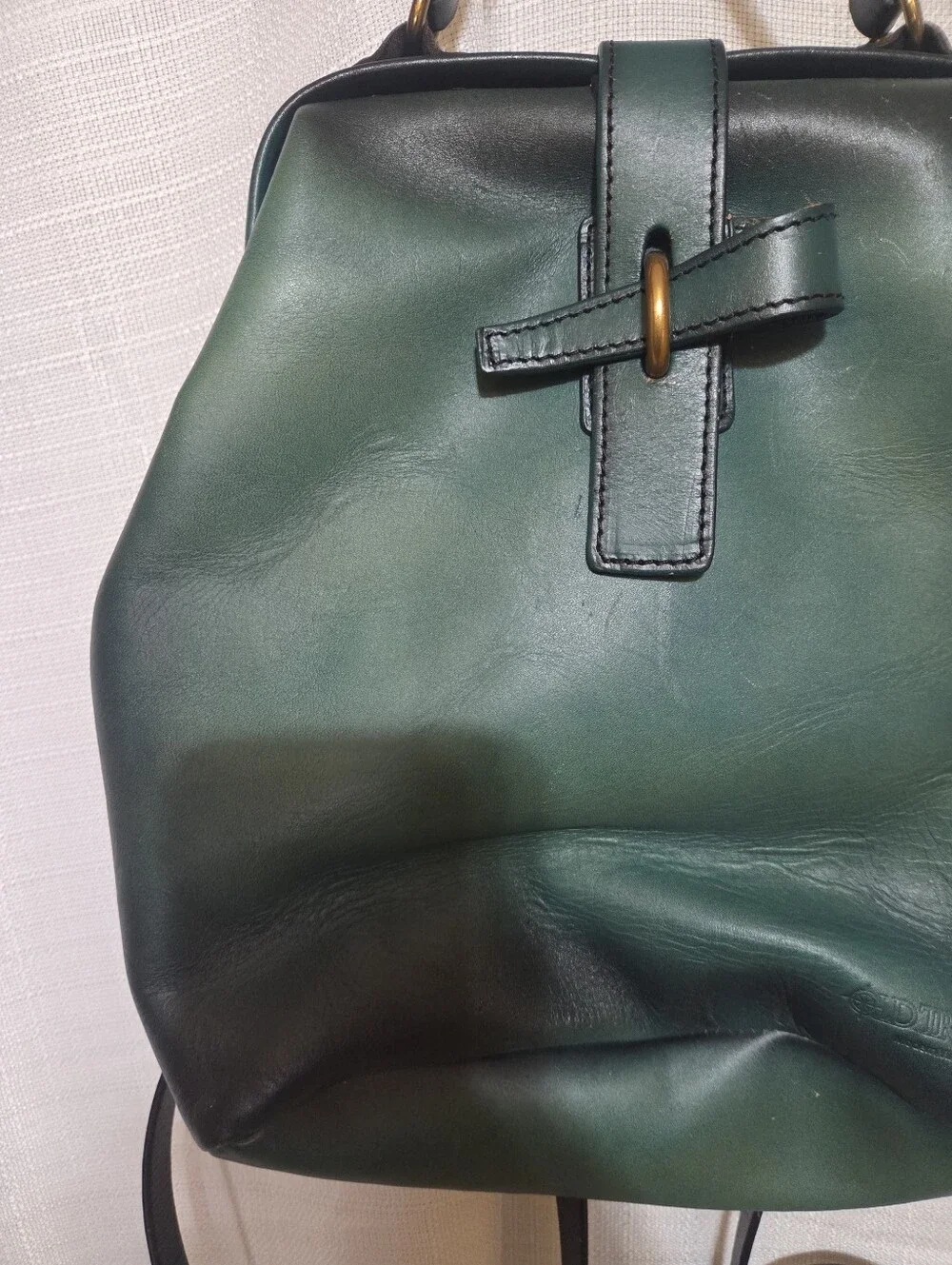 OLD TREND Leather Pamela Backpack